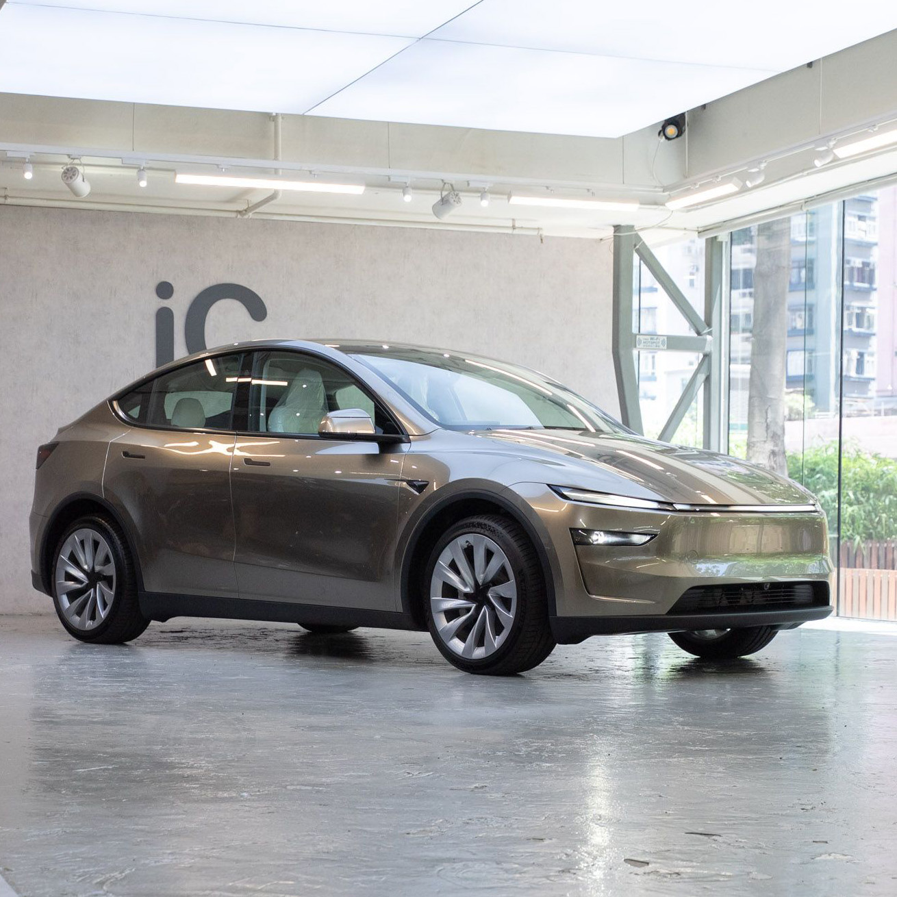 Flux Bronze Tesla Model Y Juniper
