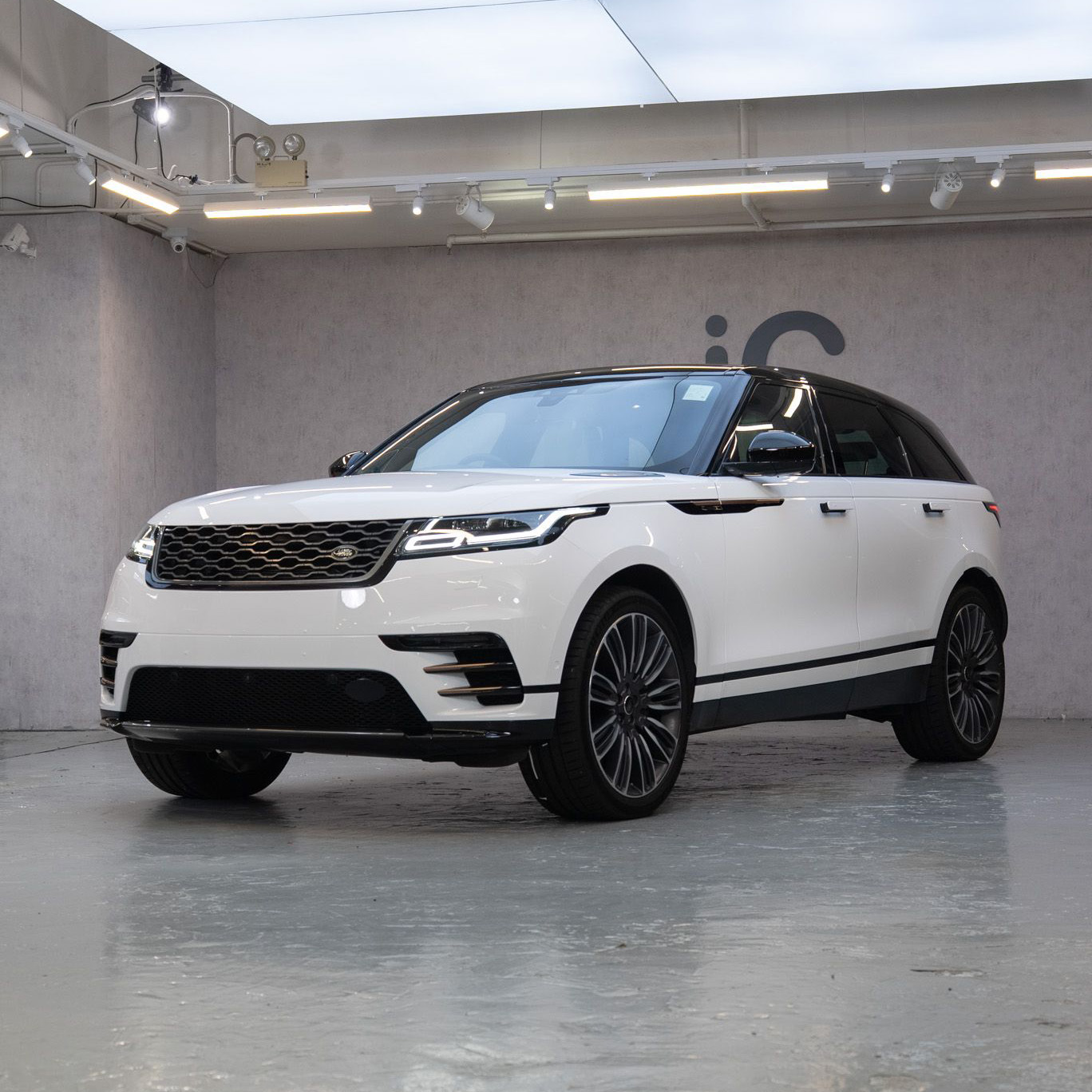 Solid White Land Rover Velar