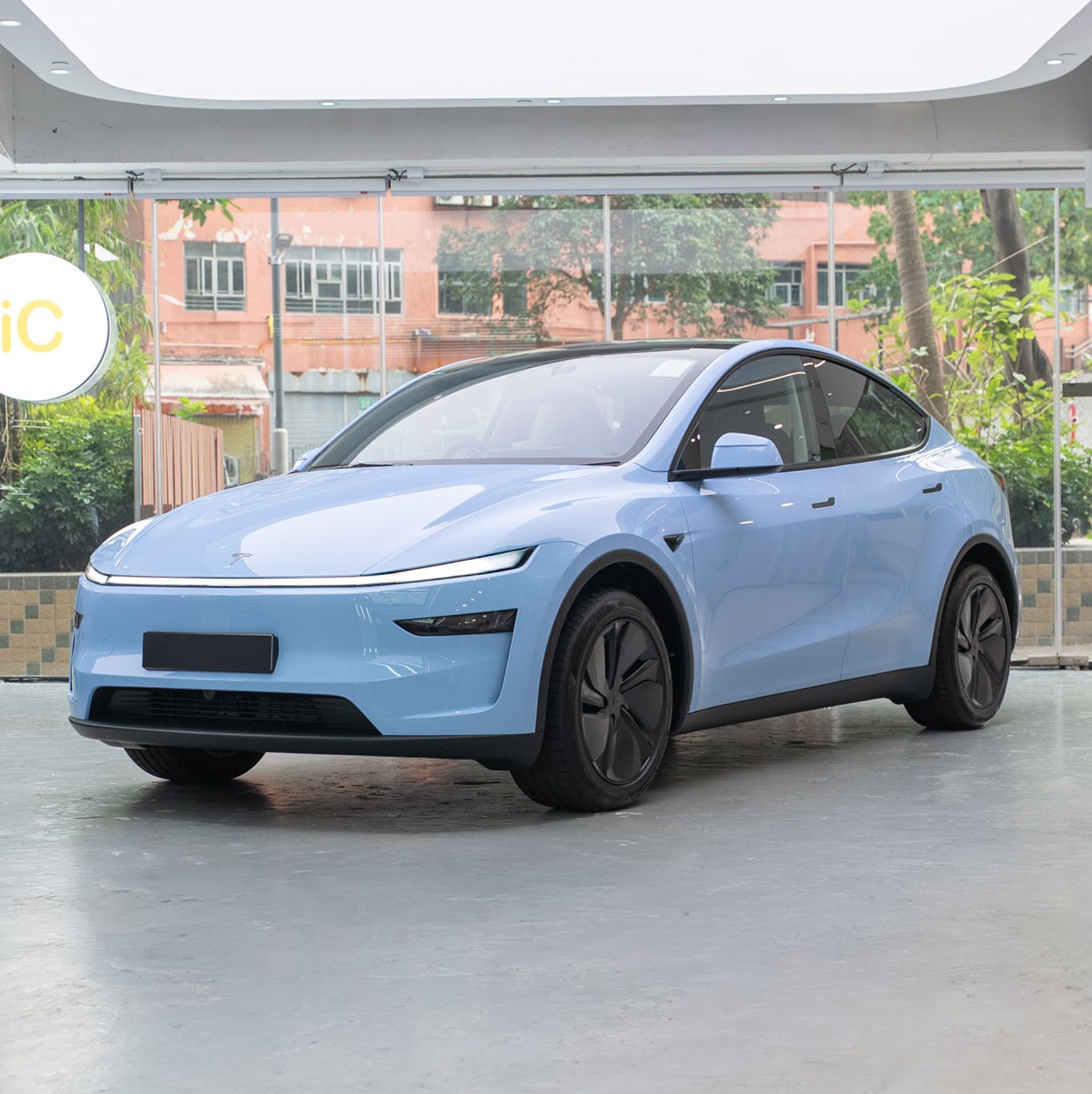 Zandvoort Blue Tesla Model Y