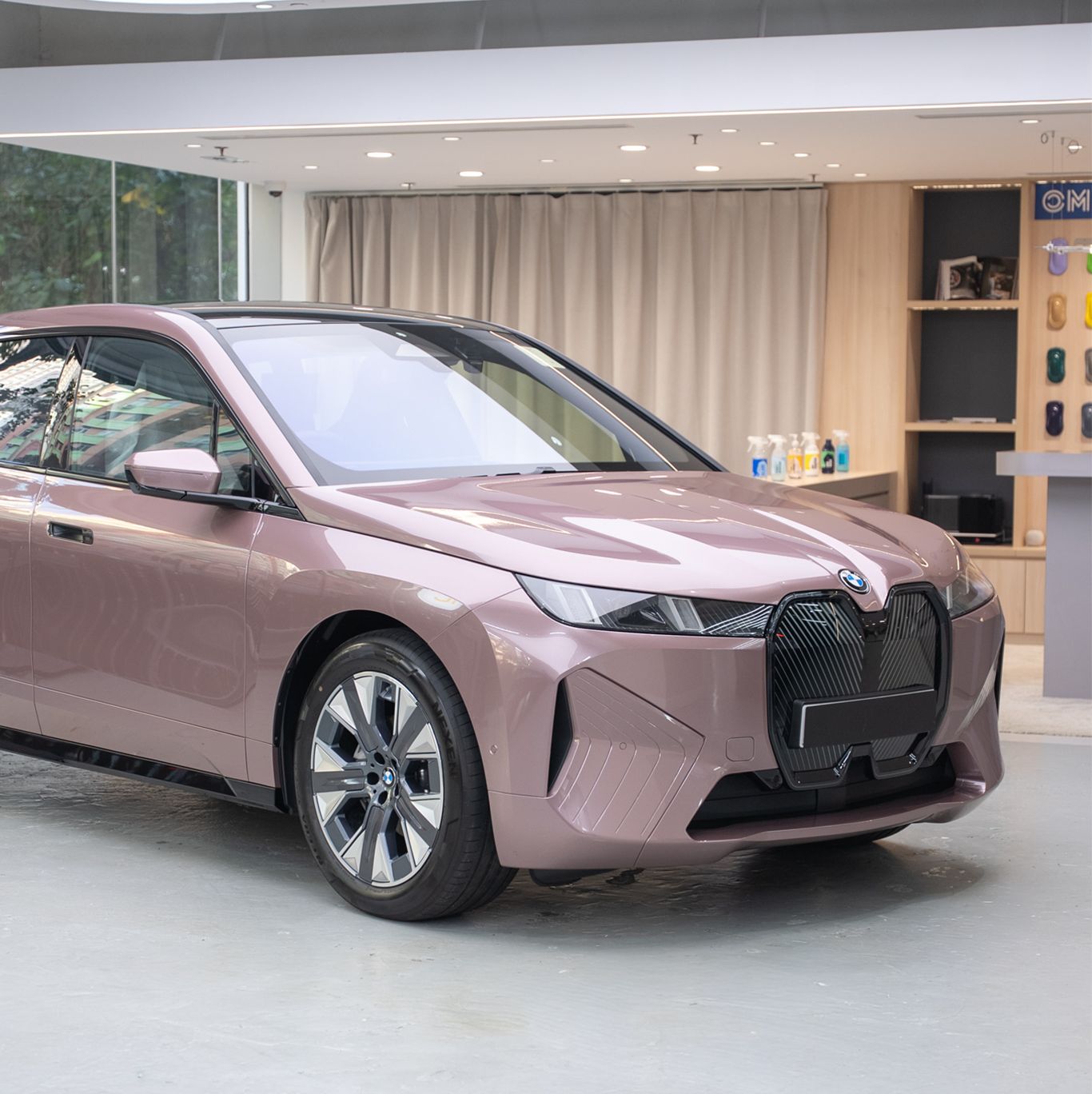 Frozen Berry Metallic BMW iX
